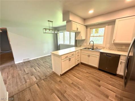 4088 Lynwood Kent OH 44240