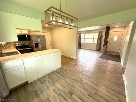 4088 Lynwood Kent OH 44240