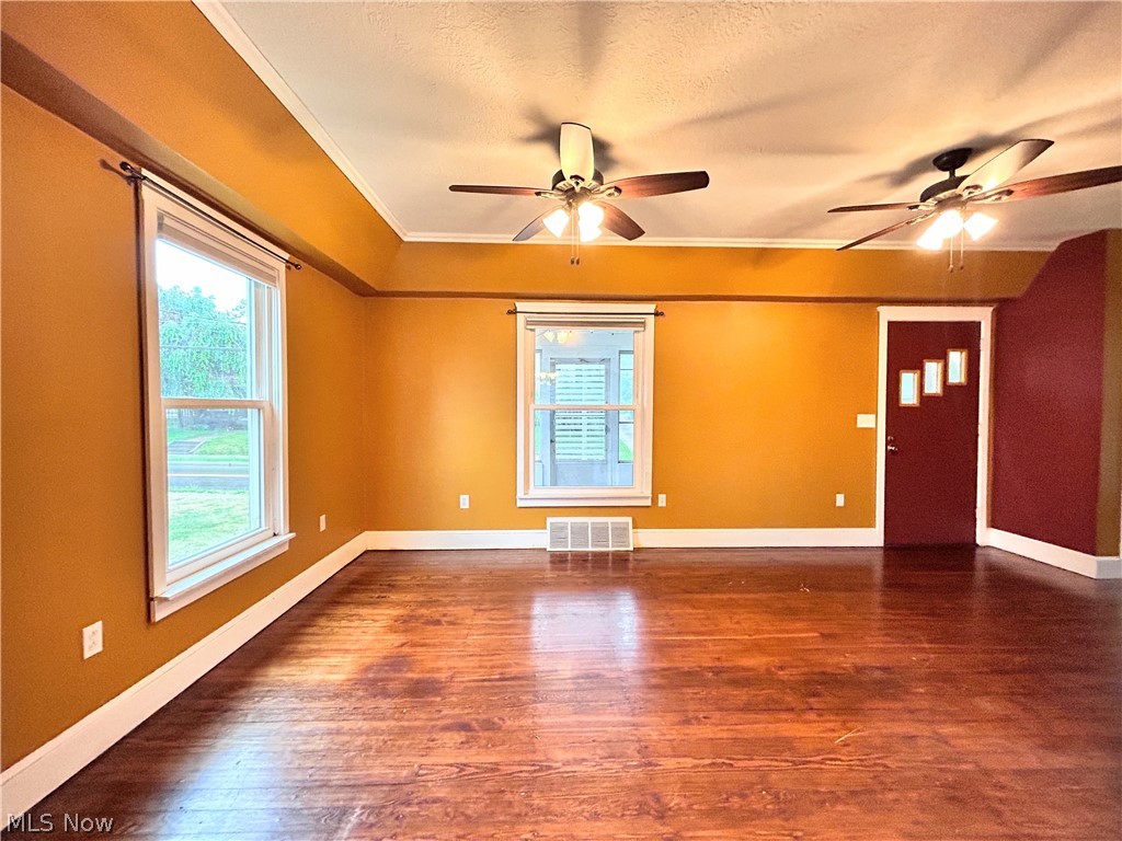 547 W Maple Street North Canton OH 44720