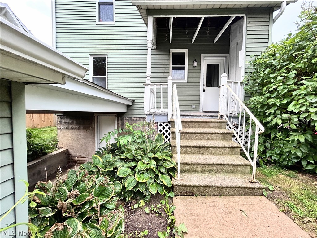 547 W Maple Street North Canton OH 44720