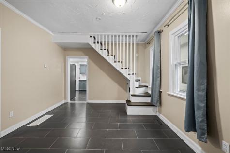 1607 E 34th Street Cleveland OH 44114