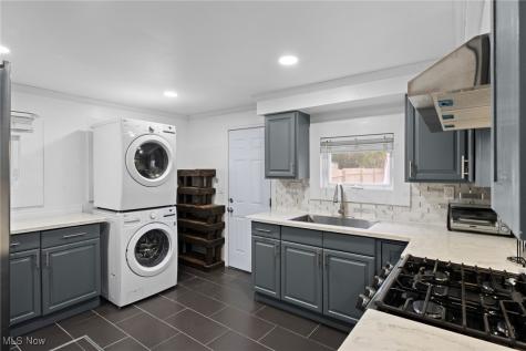 1607 E 34th Street Cleveland OH 44114