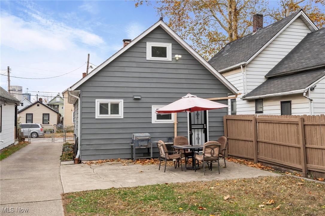 1607 E 34th Street Cleveland OH 44114