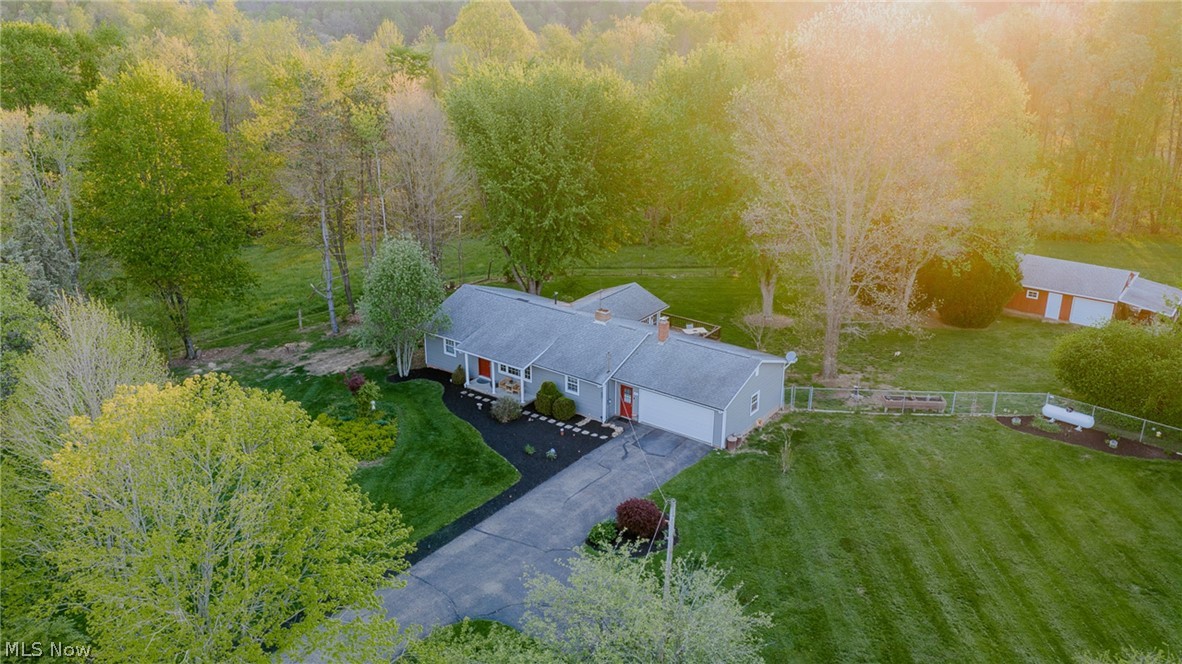 1416 Baird Avenue SE Paris OH 44669