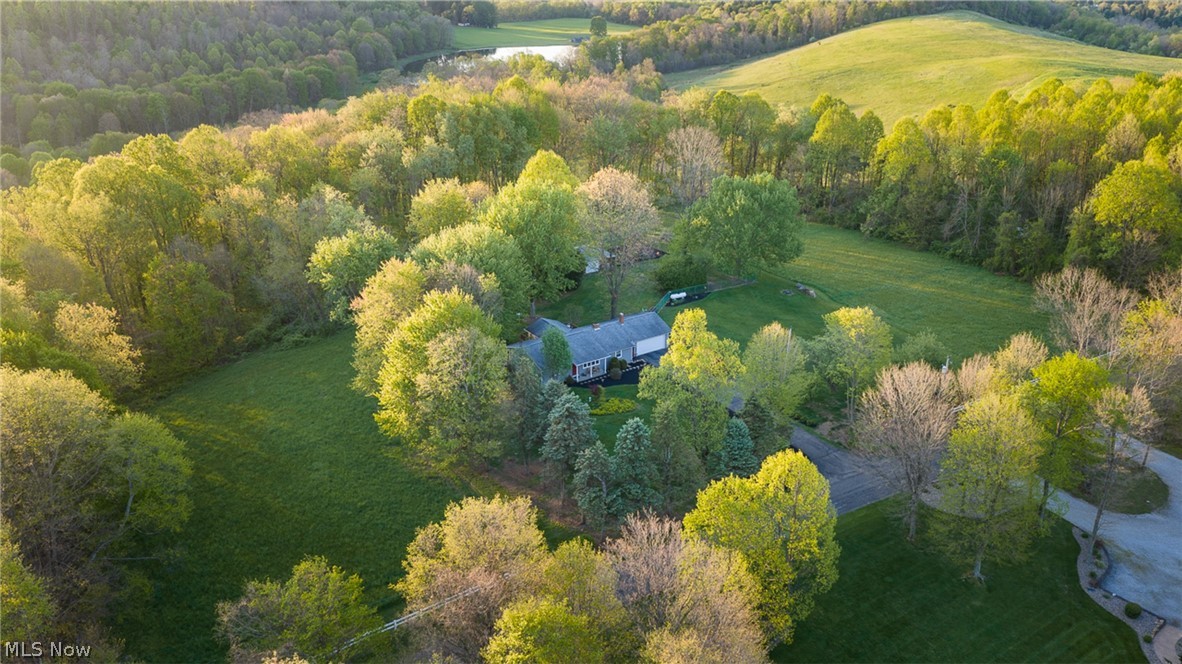 1416 Baird Avenue SE Paris OH 44669