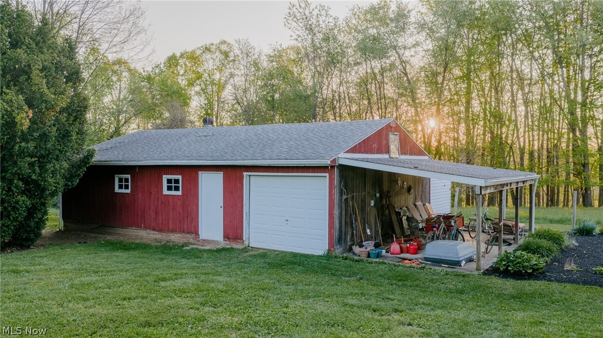 1416 Baird Avenue SE Paris OH 44669
