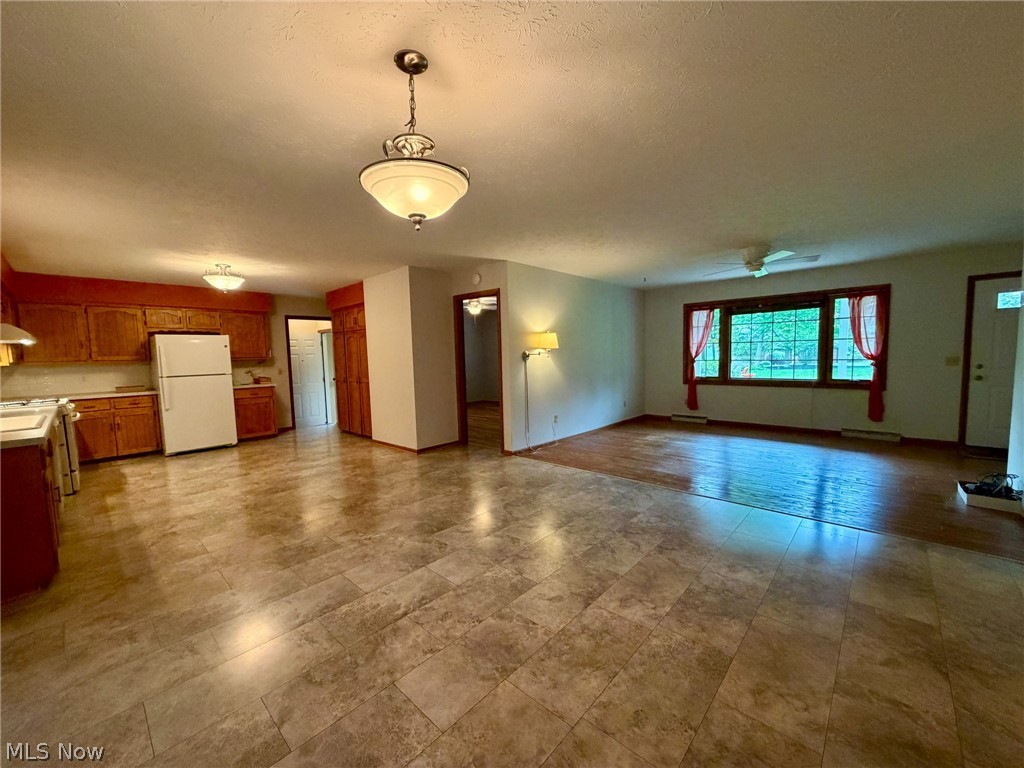 1416 Baird Avenue SE Paris OH 44669