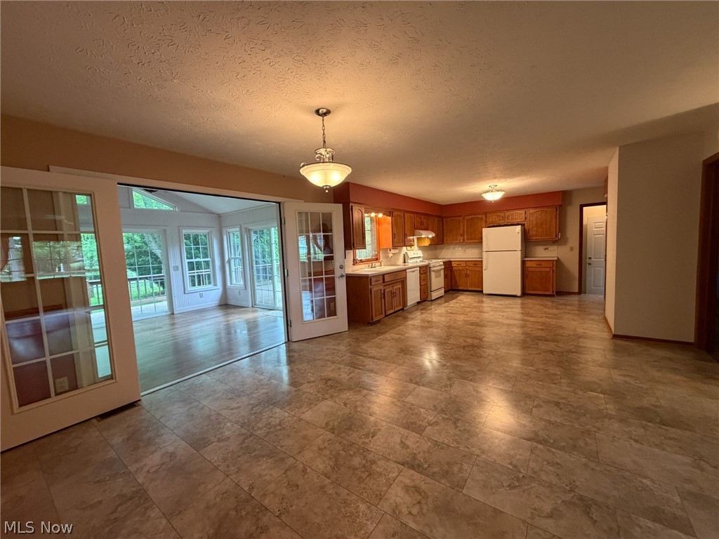 1416 Baird Avenue SE Paris OH 44669