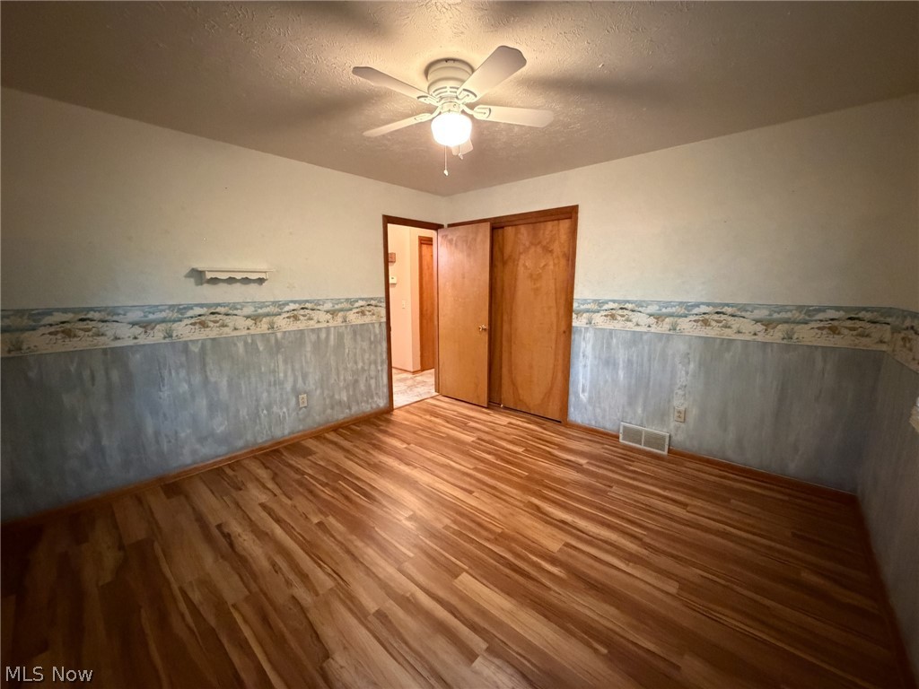 1416 Baird Avenue SE Paris OH 44669