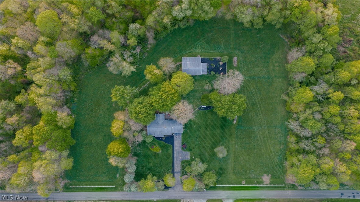 1416 Baird Avenue SE Paris OH 44669