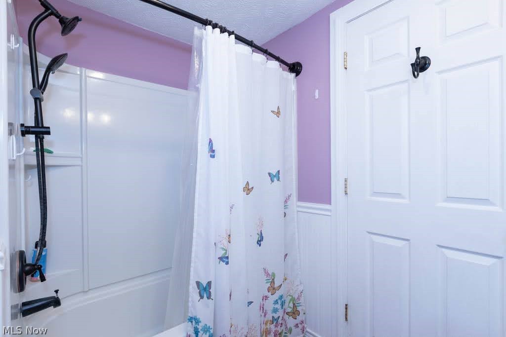 15911 Gar Highway Montville OH 44064