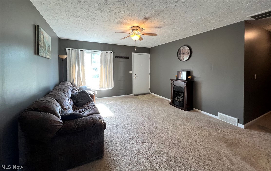 4686 Knickerbocker Circle Ashtabula OH 44004
