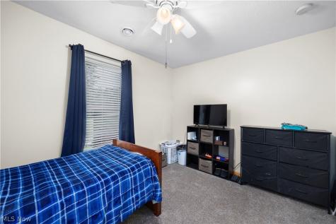 8020 Oak Tree Drive N Lorain OH 44053