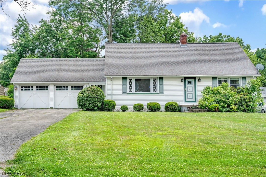 24 Deeringwood Drive New Middletown OH 44442