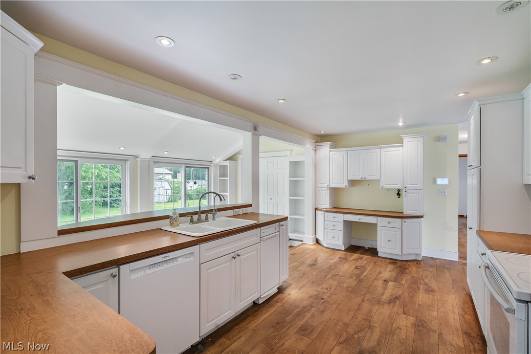 24 Deeringwood Drive New Middletown OH 44442