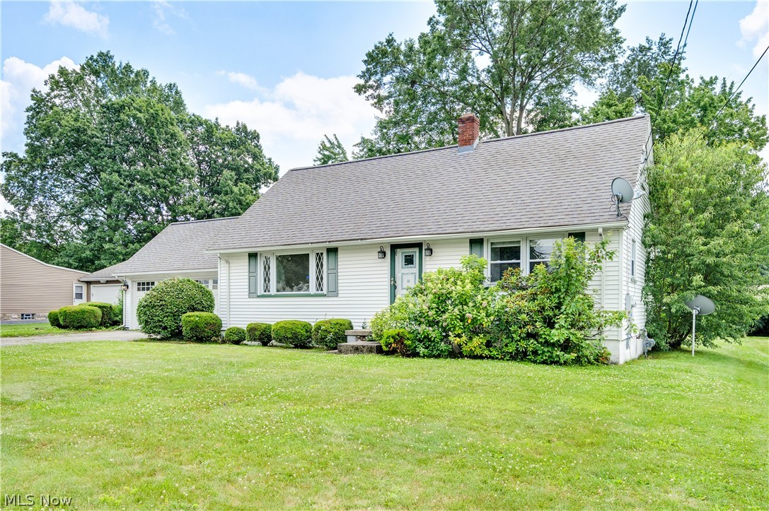 24 Deeringwood Drive New Middletown OH 44442
