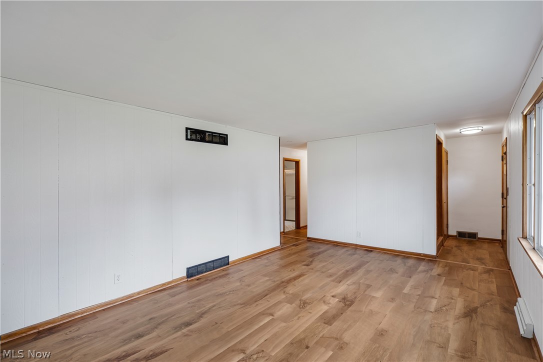 24 Deeringwood Drive New Middletown OH 44442