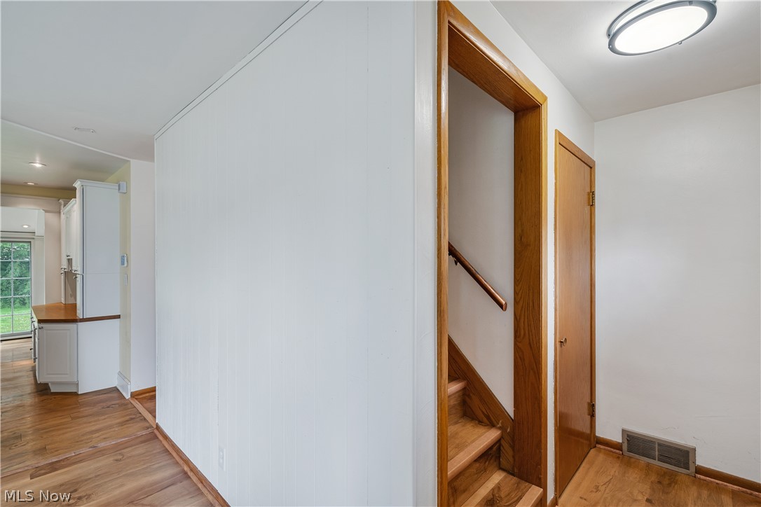 24 Deeringwood Drive New Middletown OH 44442