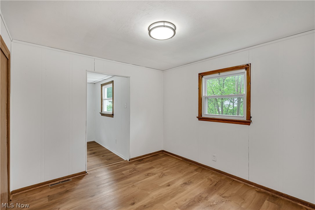 24 Deeringwood Drive New Middletown OH 44442