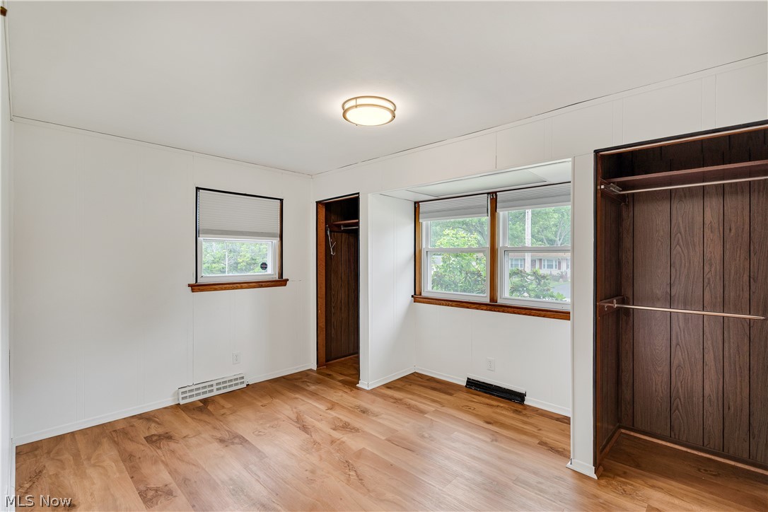 24 Deeringwood Drive New Middletown OH 44442