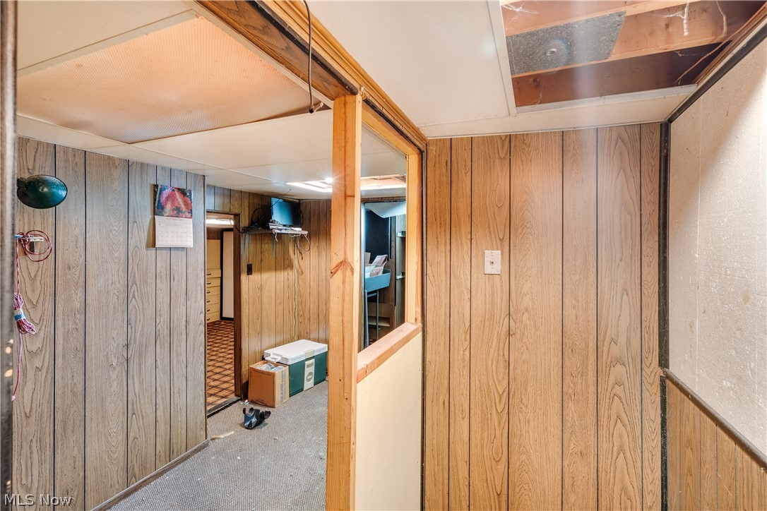 24 Deeringwood Drive New Middletown OH 44442