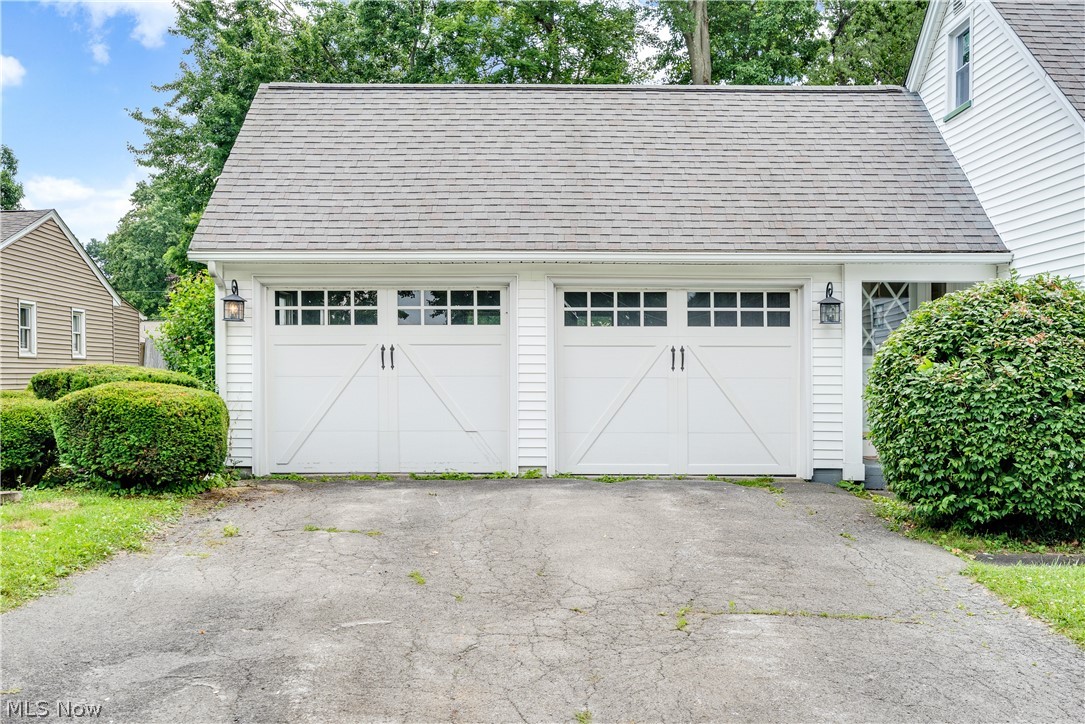 24 Deeringwood Drive New Middletown OH 44442