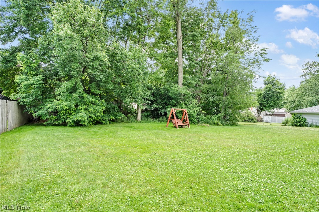 24 Deeringwood Drive New Middletown OH 44442