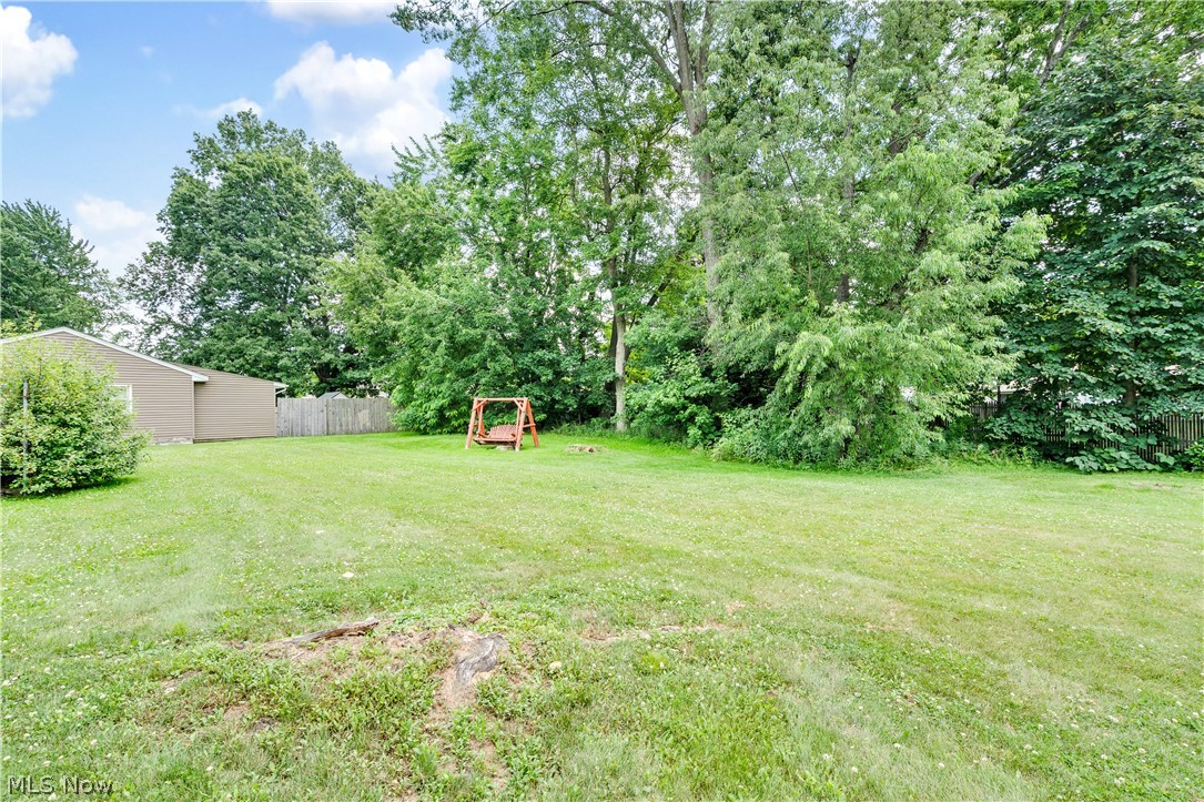 24 Deeringwood Drive New Middletown OH 44442