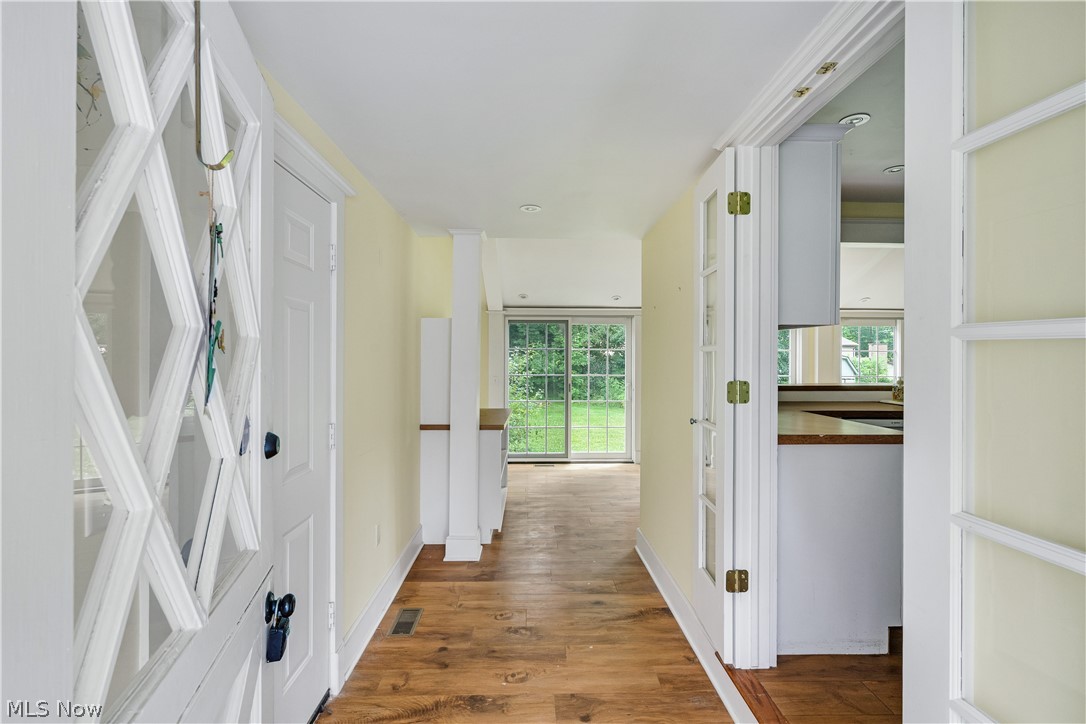 24 Deeringwood Drive New Middletown OH 44442