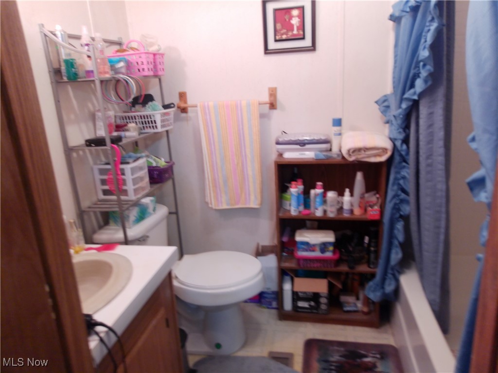 2022 Waterford Road East Palestine OH 44413