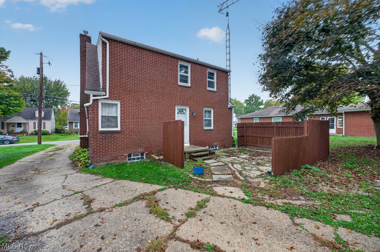 1113 27th Street NE Canton OH 44714