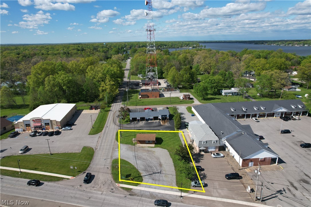 17688 Mahoning Avenue Lake Milton OH 44429