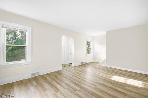 184 Edgehill Drive Akron OH 44312