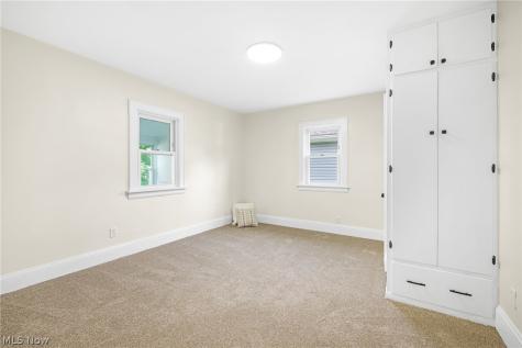 184 Edgehill Drive Akron OH 44312