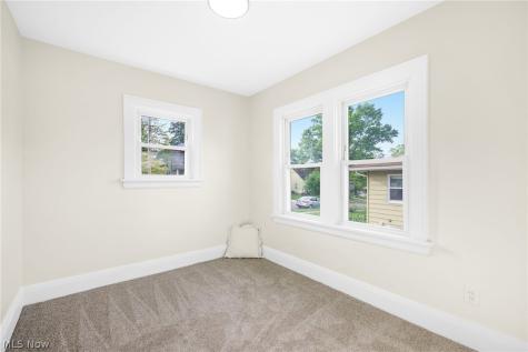 184 Edgehill Drive Akron OH 44312
