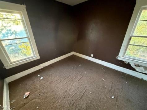 13606 Caine Avenue Cleveland OH 44105