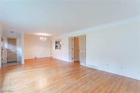 2090 Marshfield Road Mayfield Heights OH 44124