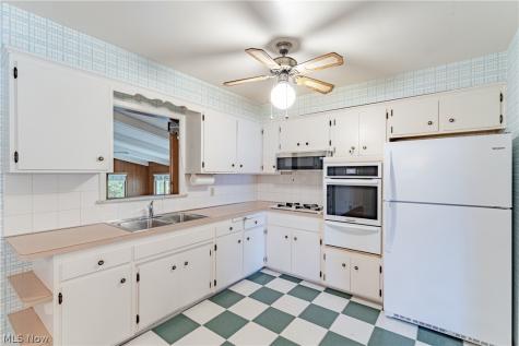 2090 Marshfield Road Mayfield Heights OH 44124