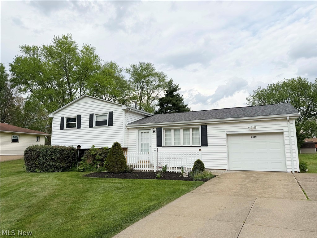 7090 Hillridge Avenue NE Canton OH 44721