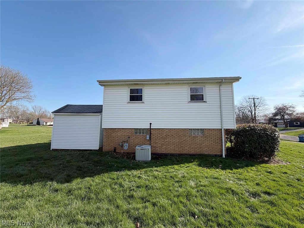 7090 Hillridge Avenue NE Canton OH 44721