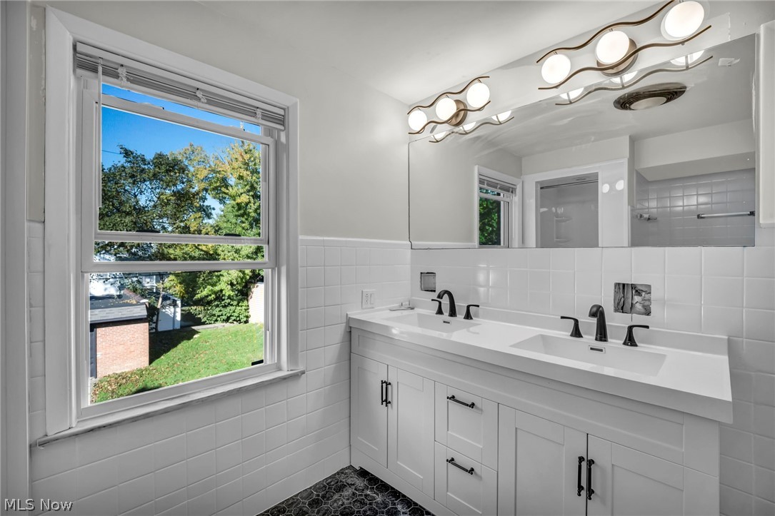 3654 Winchell Road Shaker Heights OH 44122