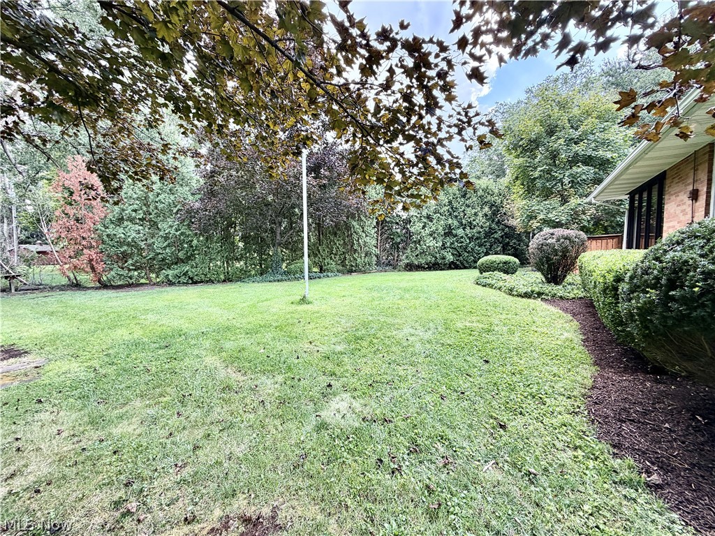 1050 Melwood Drive NE Warren OH 44483