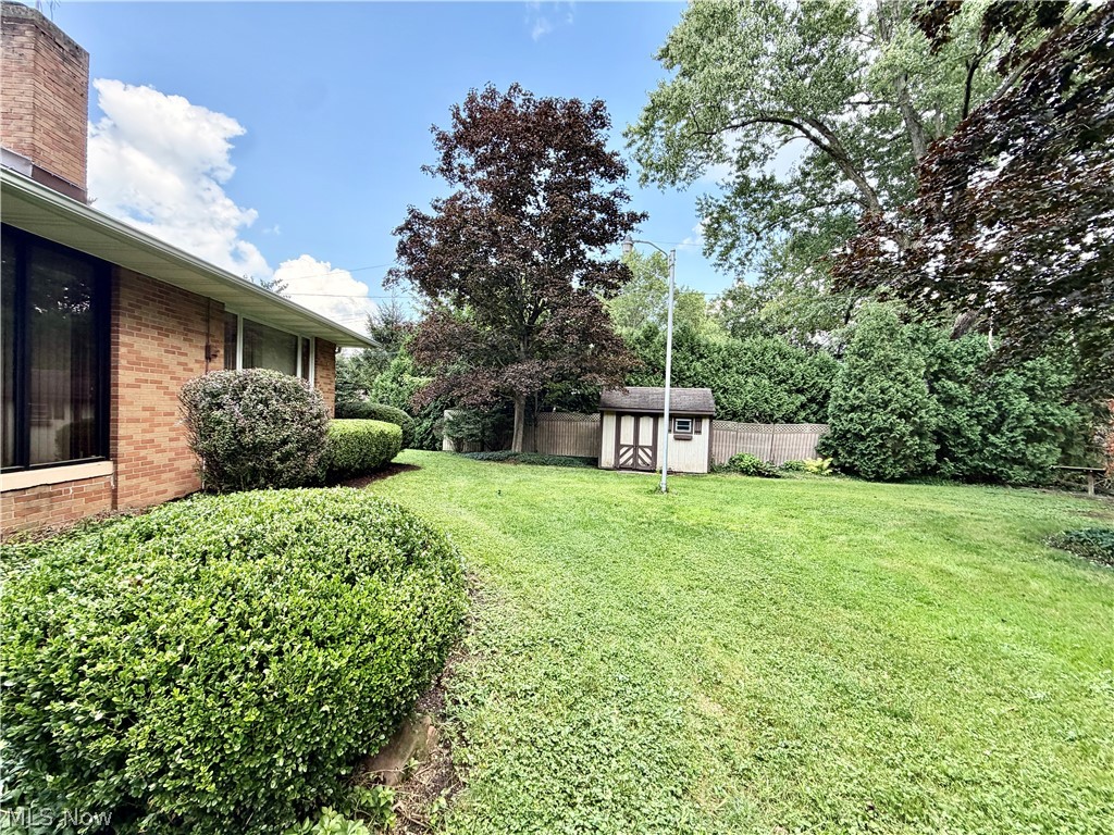 1050 Melwood Drive NE Warren OH 44483
