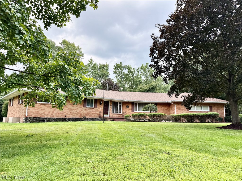 1050 Melwood Drive NE Warren OH 44483