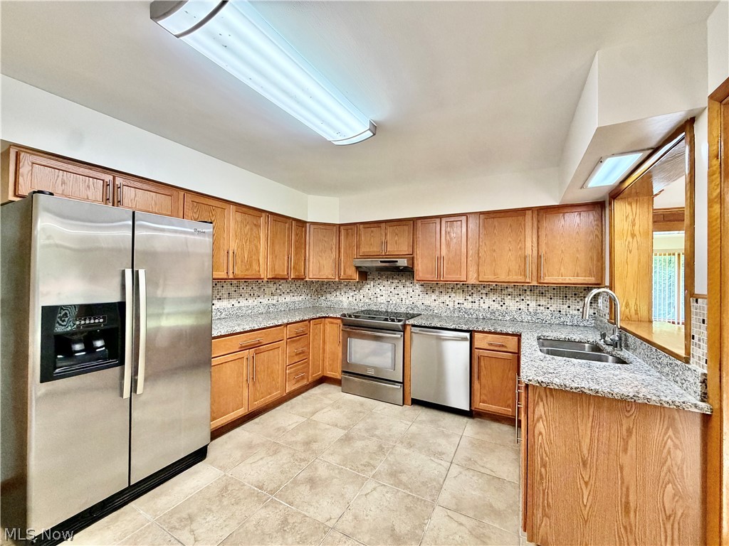 1050 Melwood Drive NE Warren OH 44483
