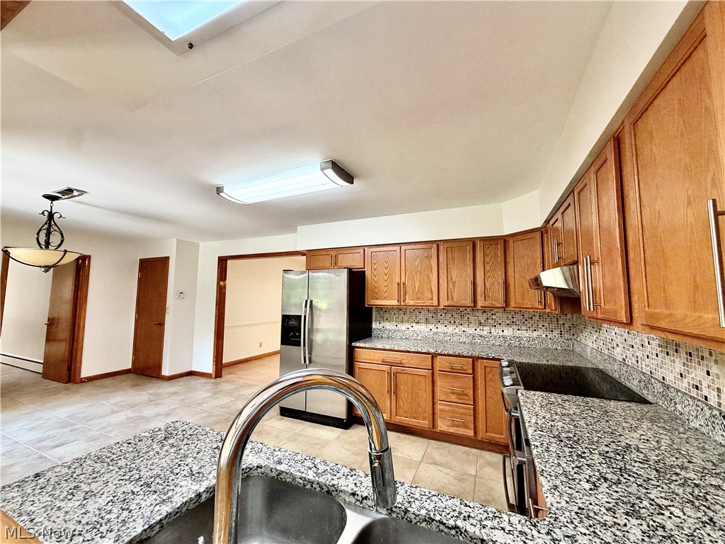 1050 Melwood Drive NE Warren OH 44483