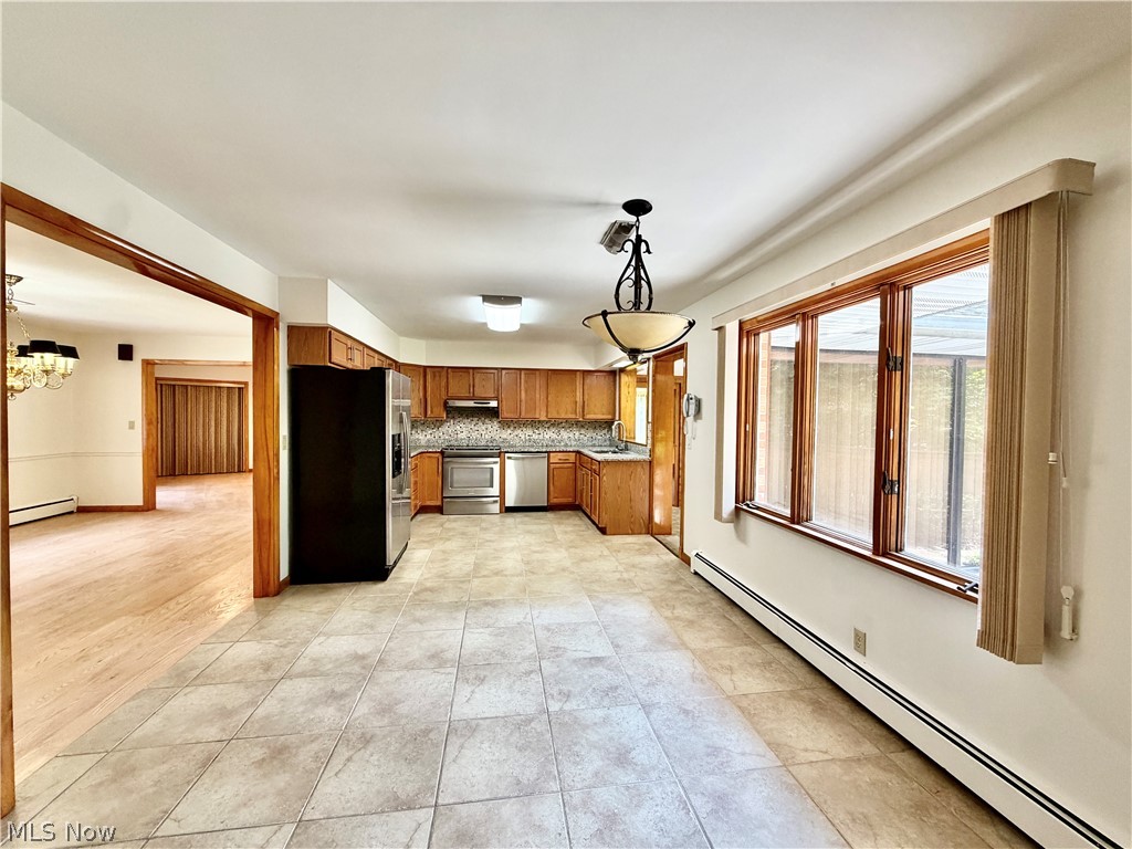 1050 Melwood Drive NE Warren OH 44483