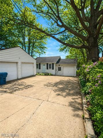 3932 S Main Street Akron OH 44319