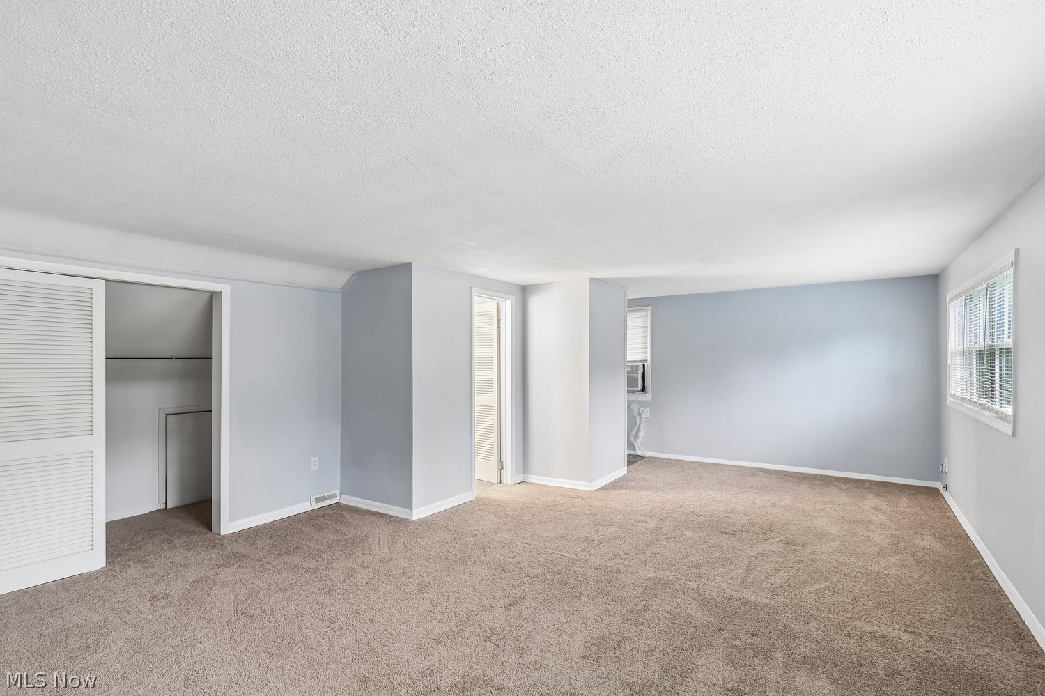 5955 Ridgebury Boulevard Highland Heights OH 44124