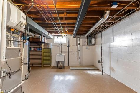 6209 Archmere Avenue Brooklyn OH 44144